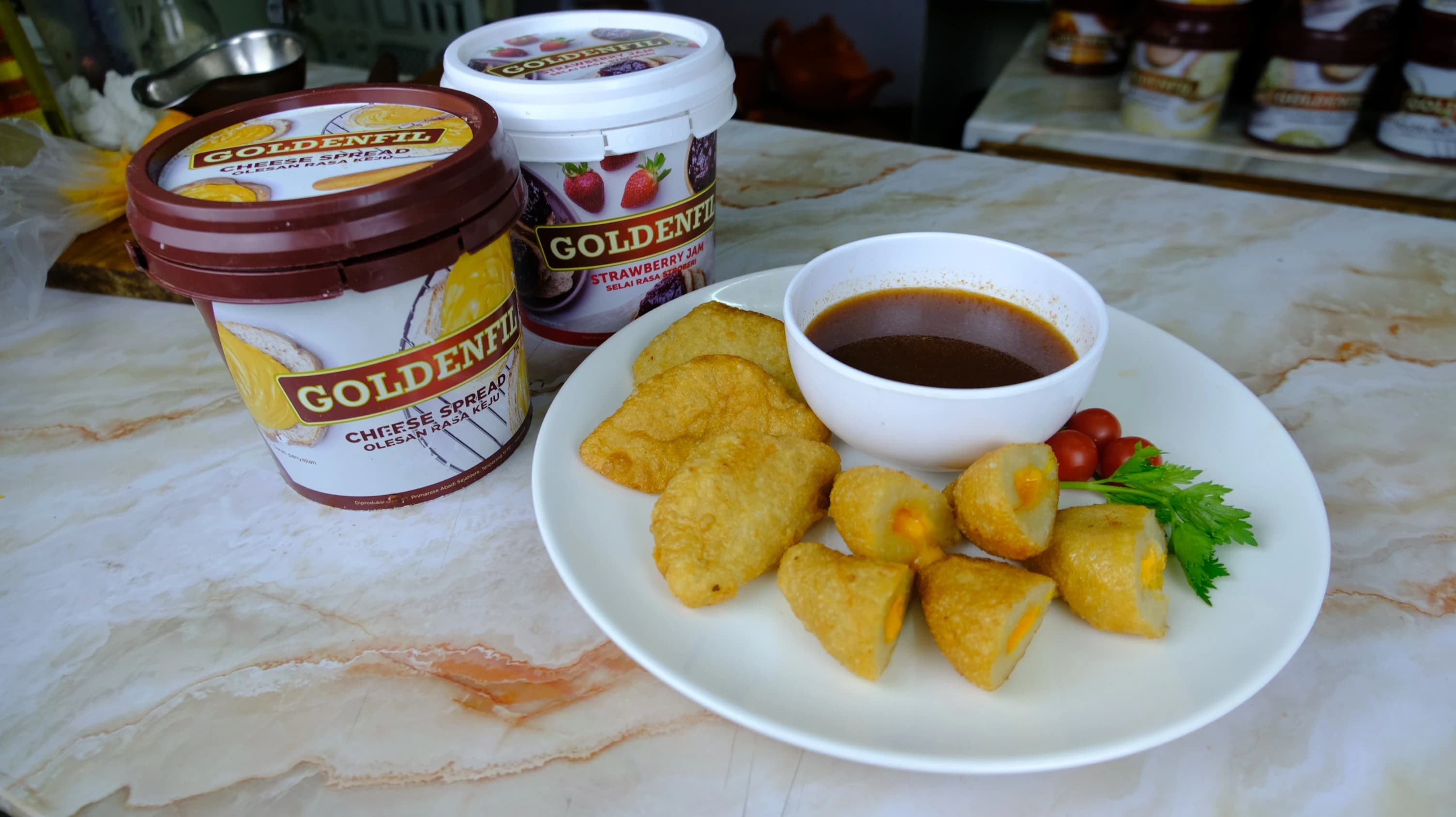 Cheesy Pempek Kuah Cuko Strawberry 