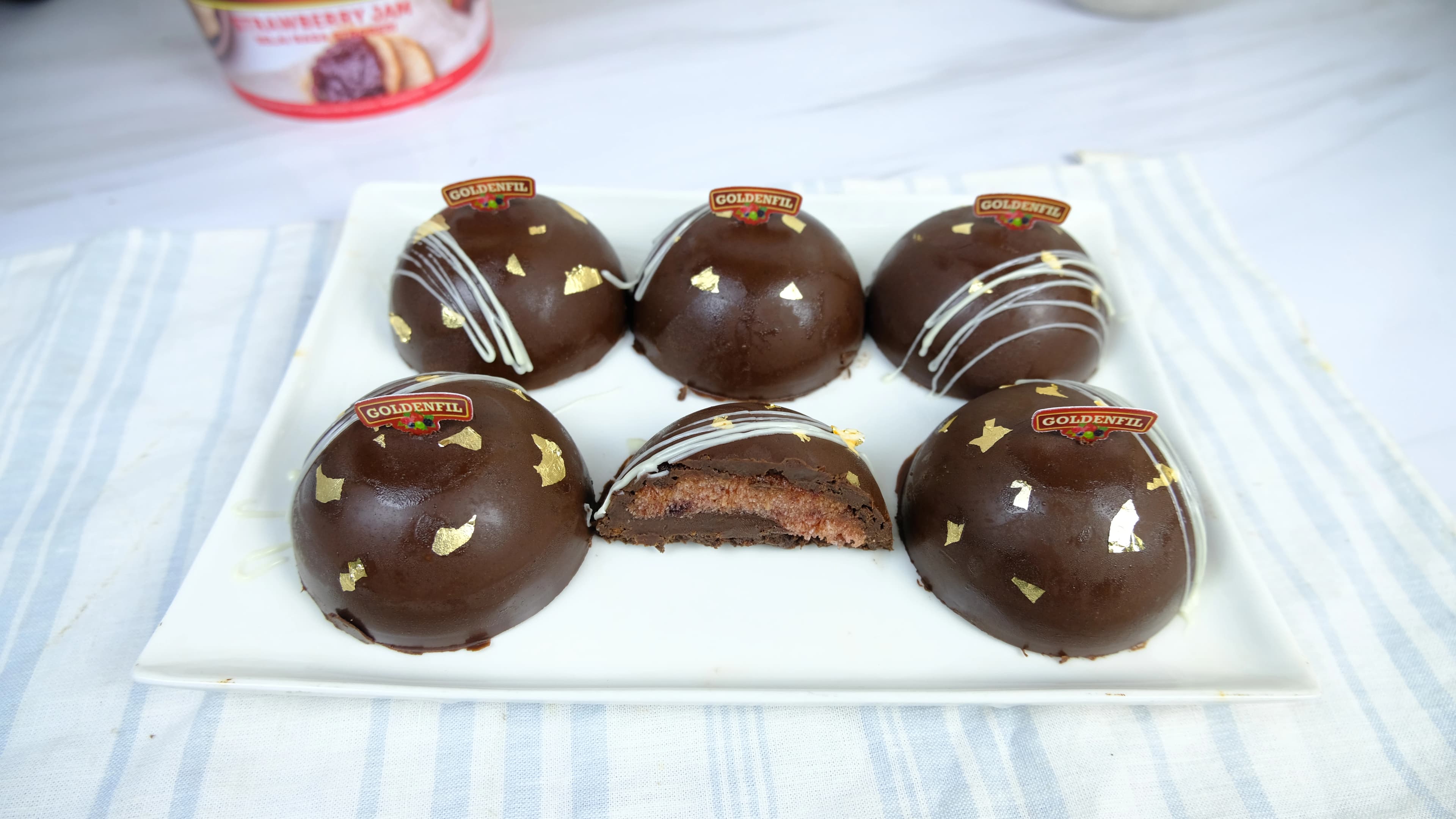 Strawberry Kunafe Chocolate